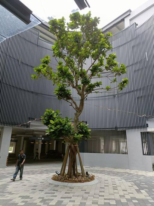 Apartemen Sky Trees Netflix & Facilities With Balcony