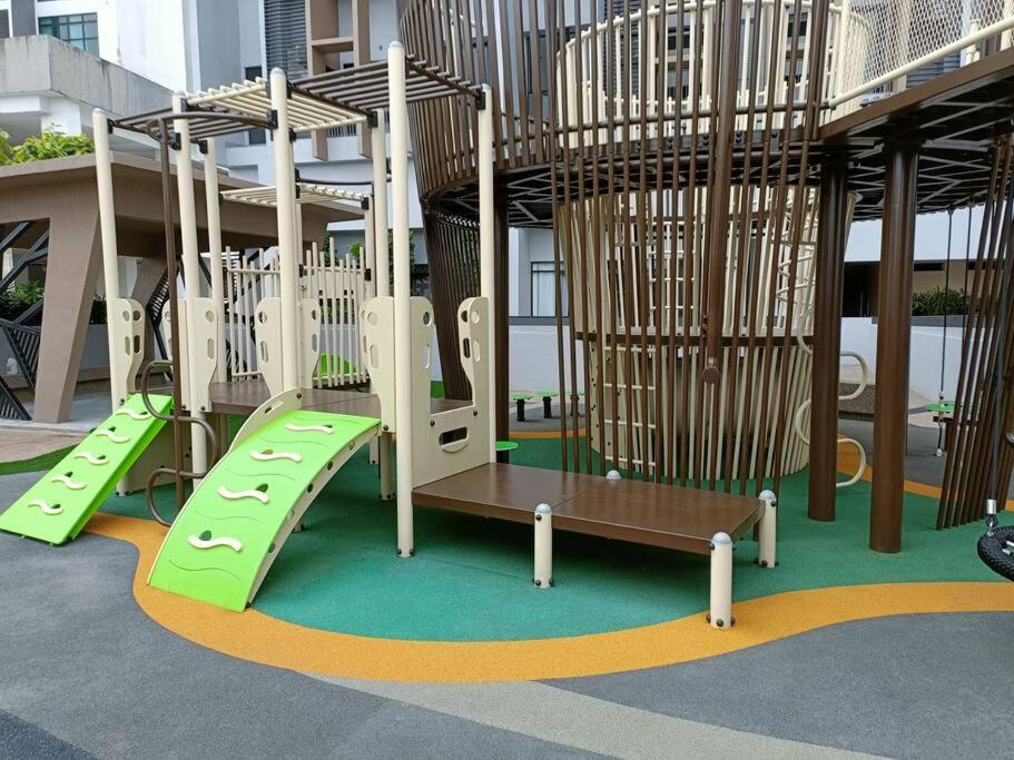 Apartemen Sky Trees Netflix & Facilities With Balcony *
