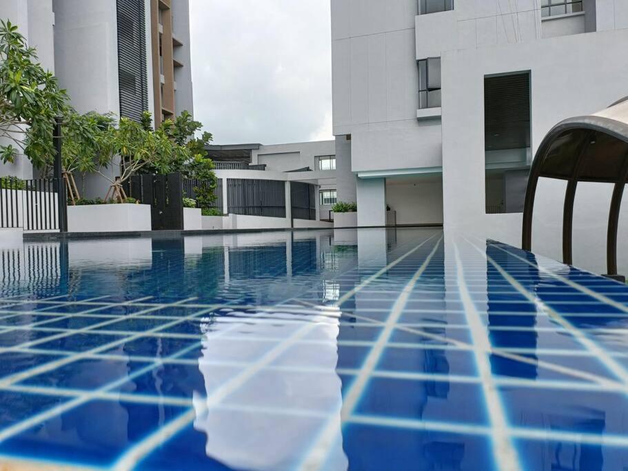 Sky Trees Netflix & Facilities With Balcony Apartemen *