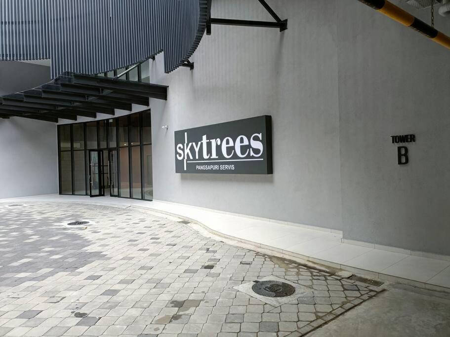 Sky Trees Netflix & Facilities With Balcony Apartemen Johor Bahru