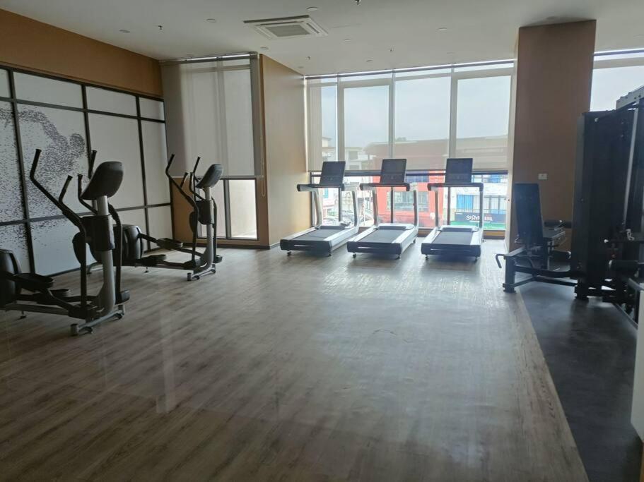 Sky Trees Netflix & Facilities With Balcony *