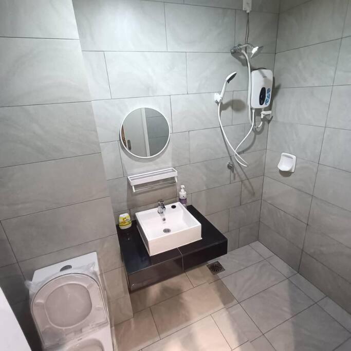 Sky Trees Netflix & Facilities With Balcony Apartment